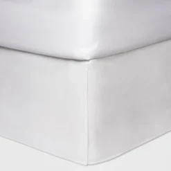 8pc Clipped Jacquard Geo Circle Comforter Bedding Set White - Threshold™ -Home Furnishing Series Shop GUEST fcc99061 7af1 40f9 966c 9034794f9975